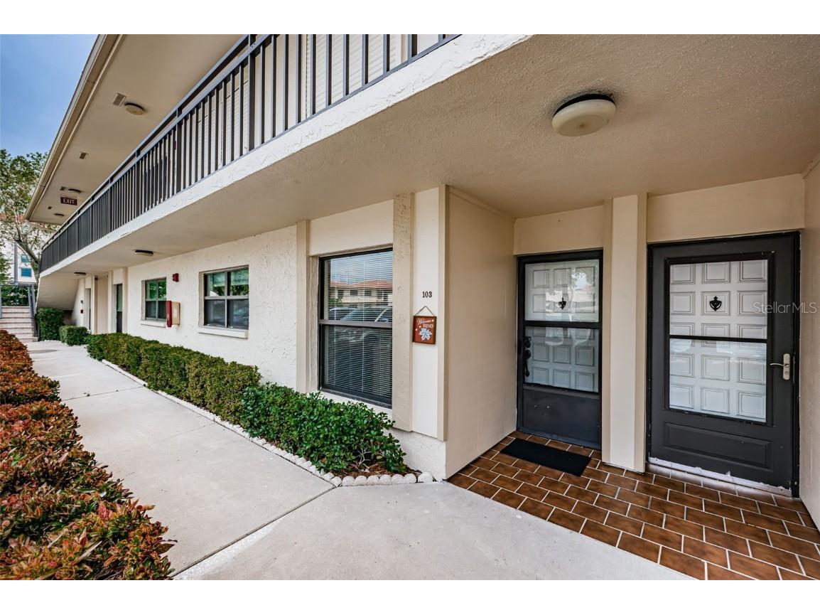 6180 Sun Boulevard #103 Saint Petersburg FL 33715 - BOCA CIEGA BAY U8220374 image1