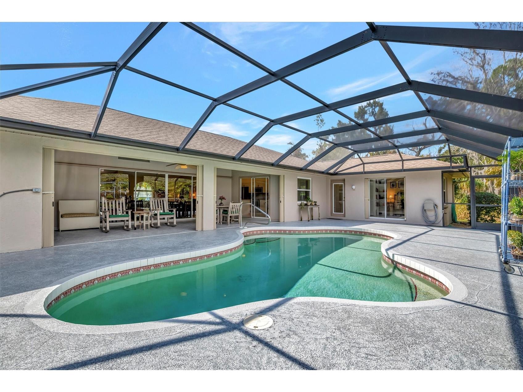 6183 Misty Oaks Drive Sarasota FL 34243 A4682575 image2