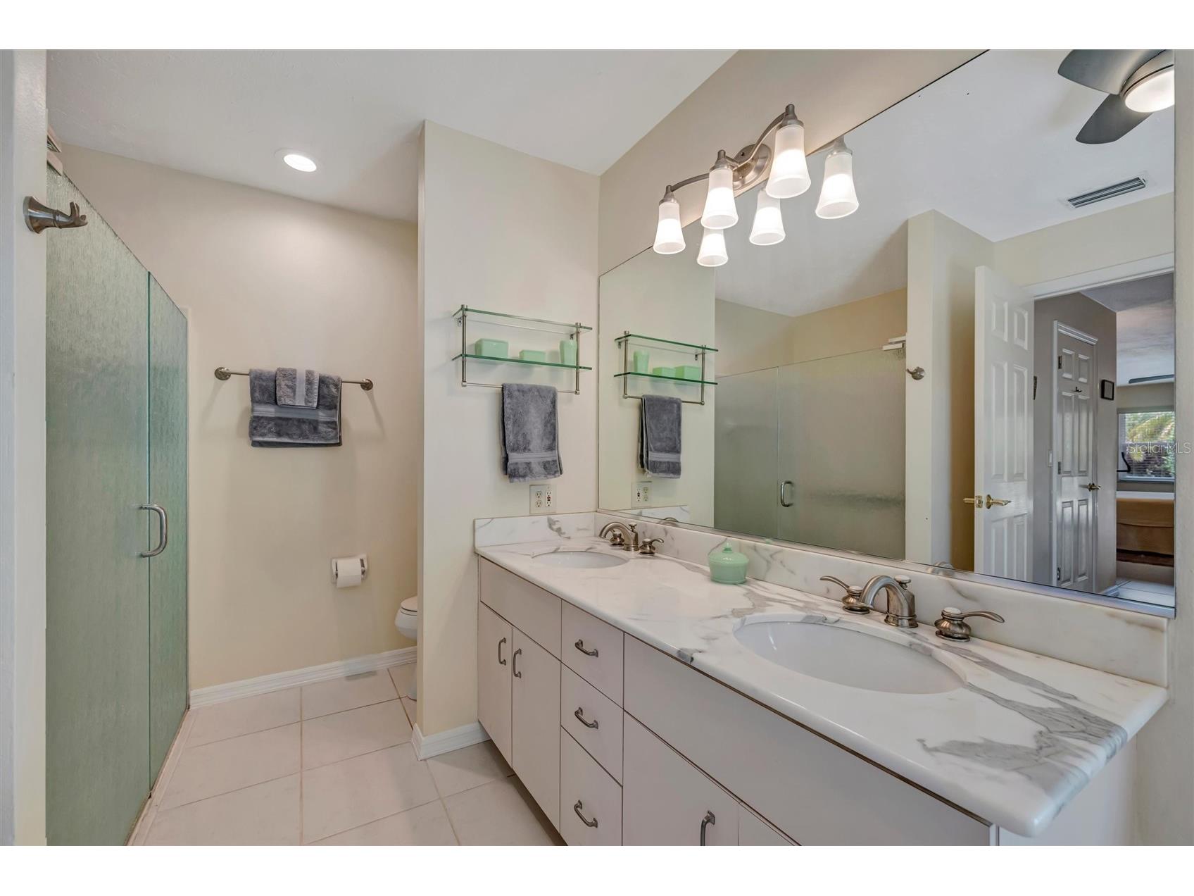 6183 Misty Oaks Drive Sarasota FL 34243 A4682575 image31
