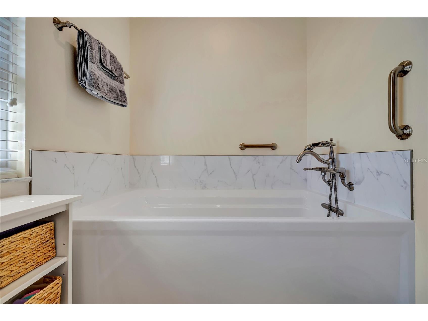 6183 Misty Oaks Drive Sarasota FL 34243 A4682575 image33