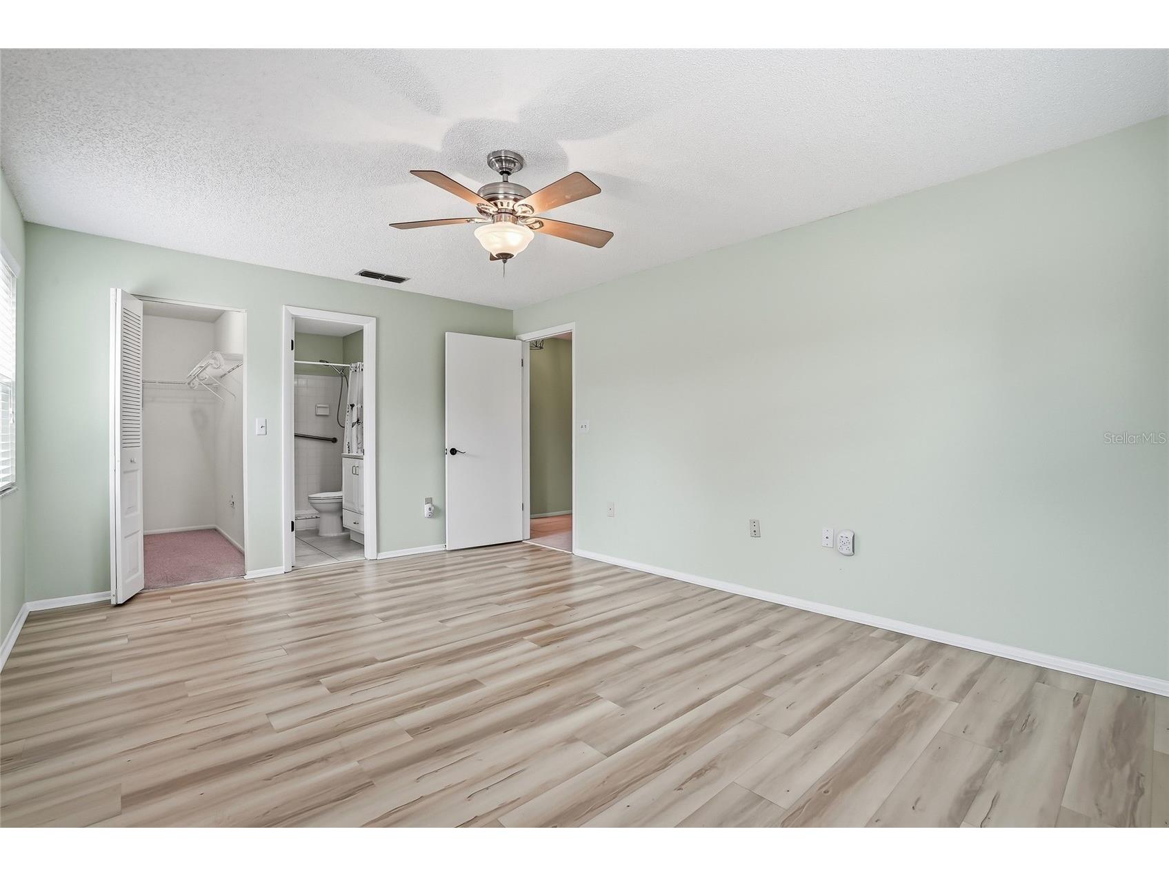 6188 80th Street N #101 Saint Petersburg FL 33709 TB8473110 image35