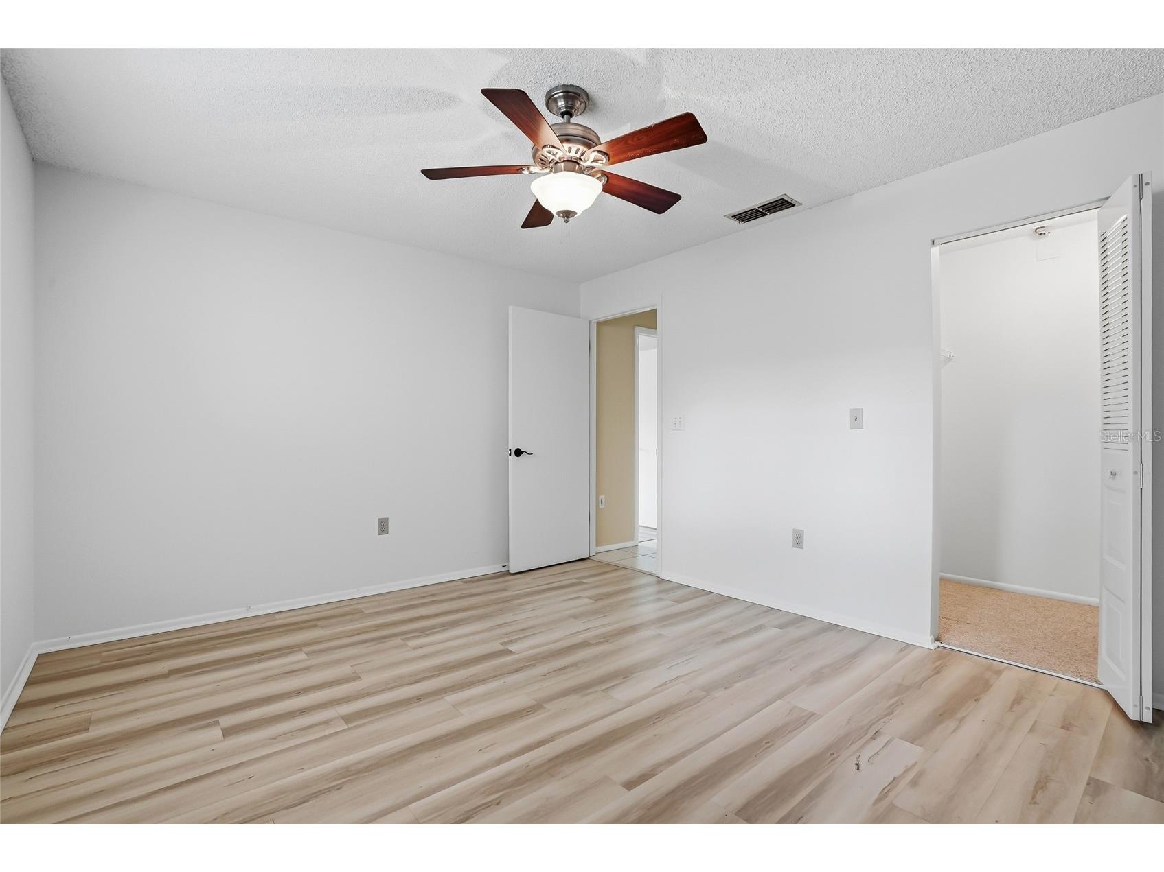 6188 80th Street N #101 Saint Petersburg FL 33709 TB8473110 image37