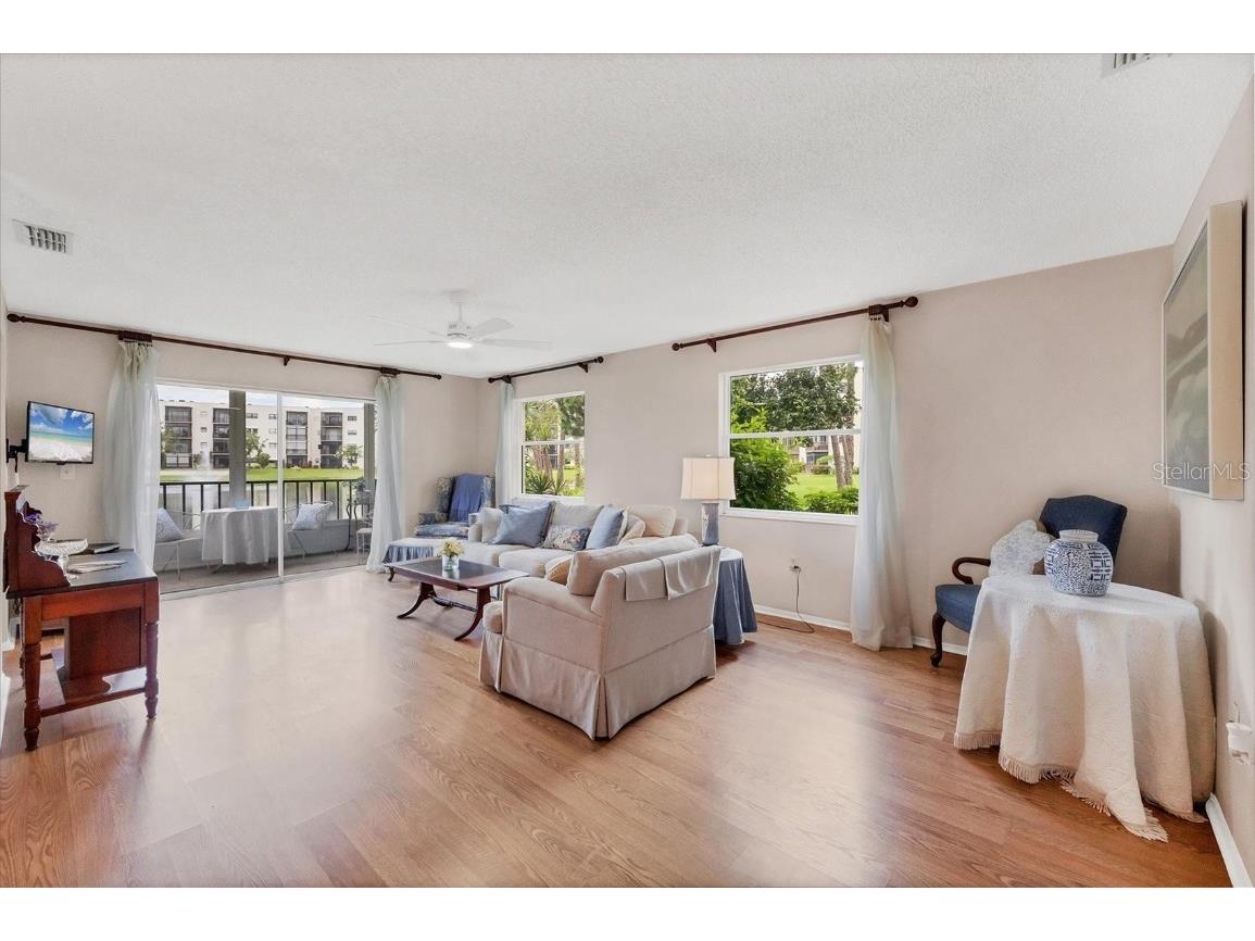 6188 80th Street N #102 Saint Petersburg FL 33709 A4656758 image5