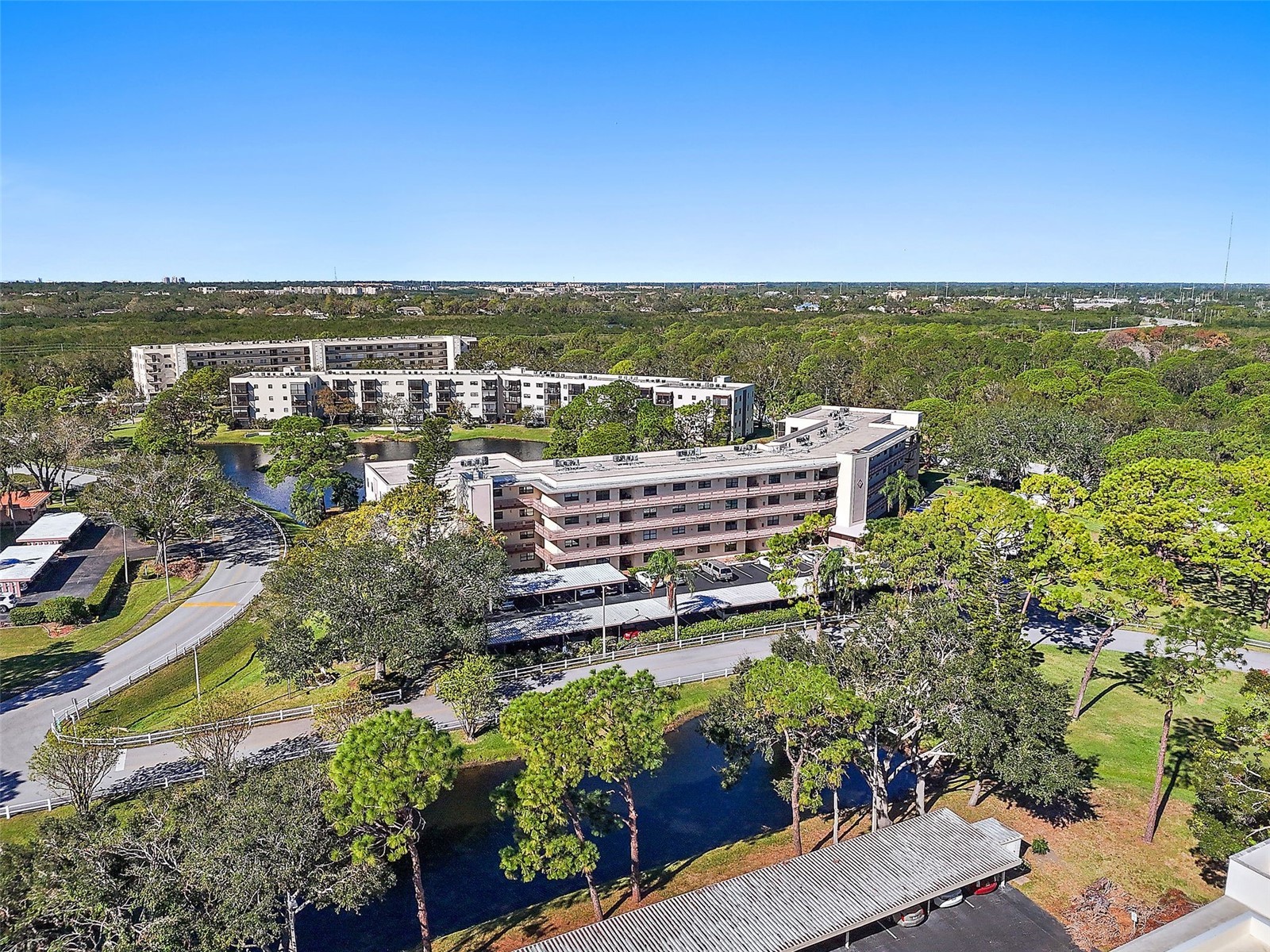 6188 80th Street N #303 Saint Petersburg FL 33709 TB8464396 image24