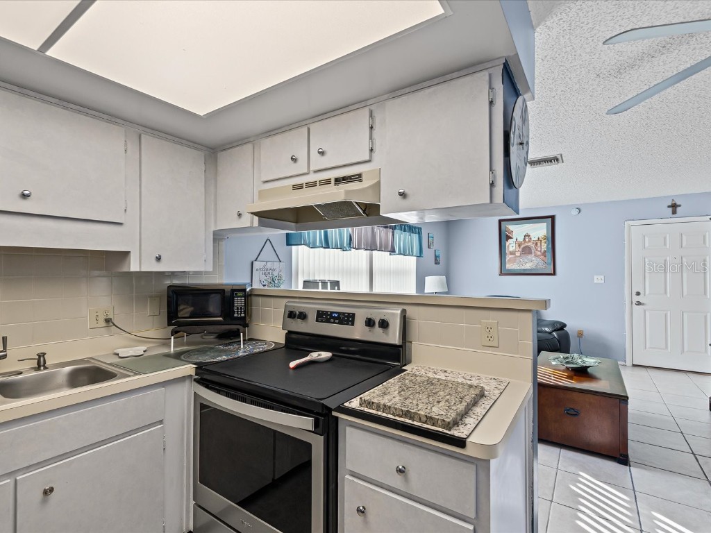 6188 Chesham Drive #5 New Port Richey FL 34653 W7880412 image13