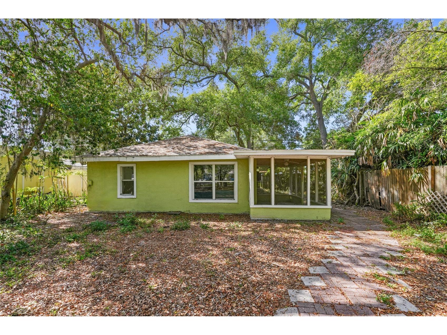 619 Beverly Avenue Largo FL 33770 O6395570 image1