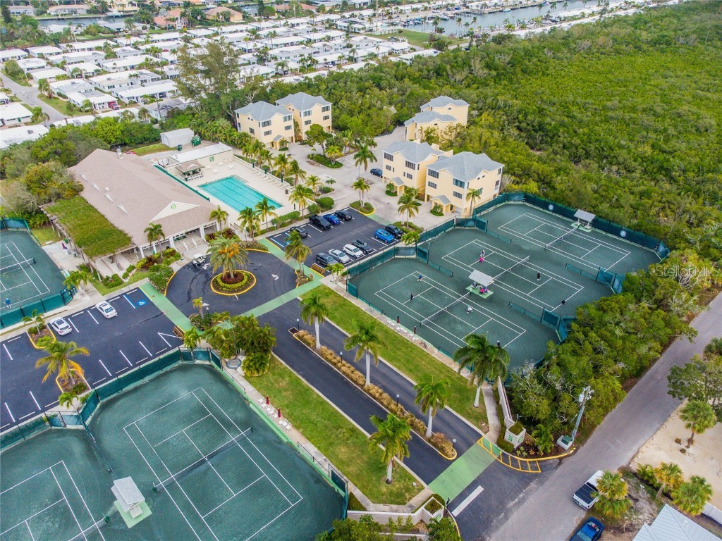 619 Cedars Court Longboat Key FL 34228 A4629084 image11