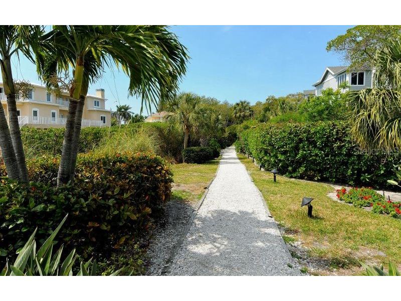 619 Cedars Court Longboat Key FL 34228 A4629084 image32
