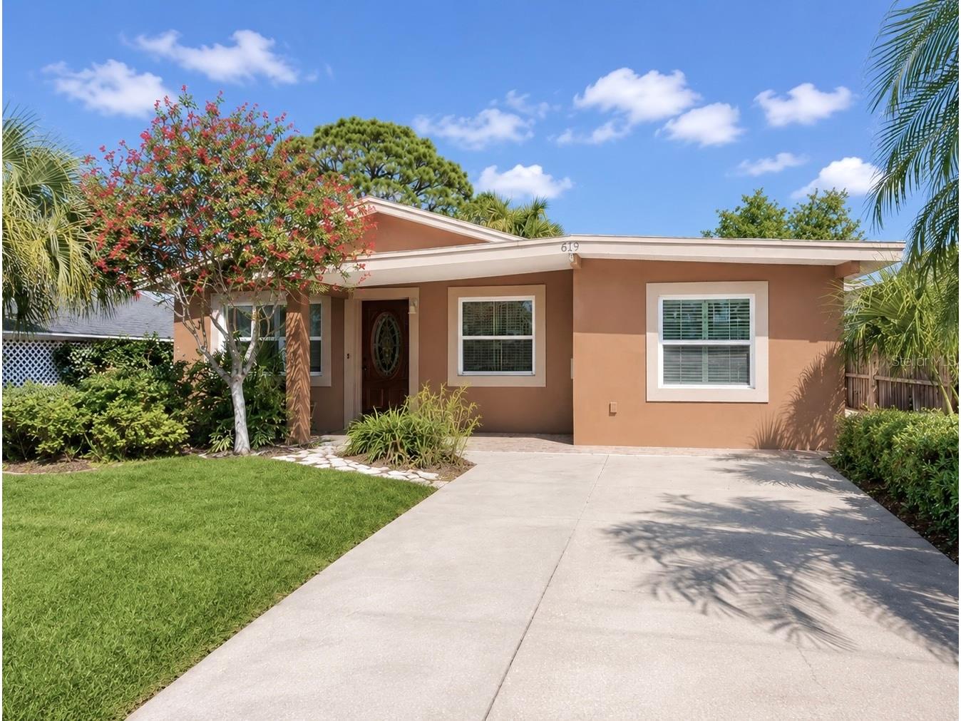 619 Garland Street N Saint Petersburg FL 33703 TB8476398 image1