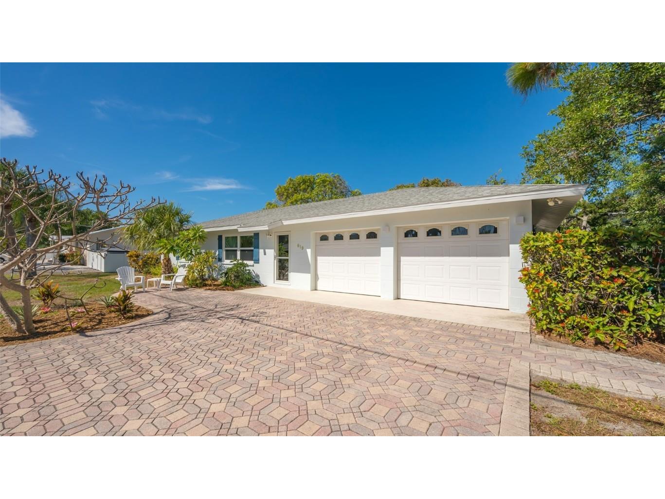 619 Jungle Queen Way Longboat Key FL 34228 A4588446 image1