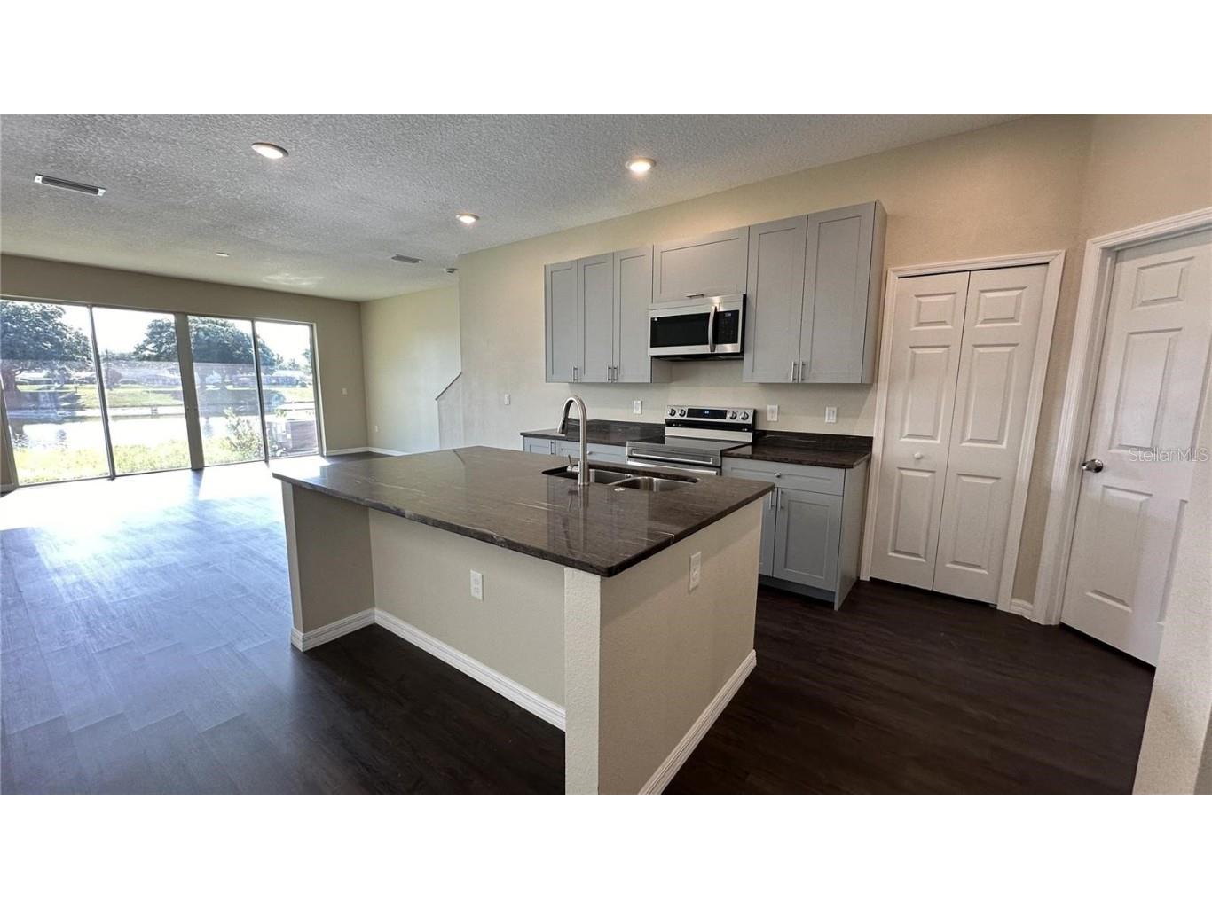 619 Lake Shore Parkway Davenport FL 33896 O6359798 image6