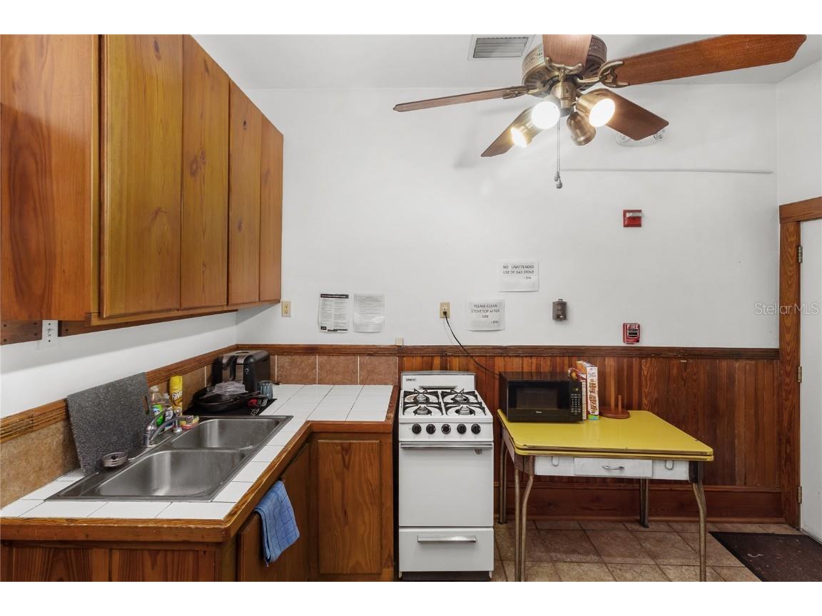 619 NE 1st Street Gainesville FL 32601 GC532674 image13