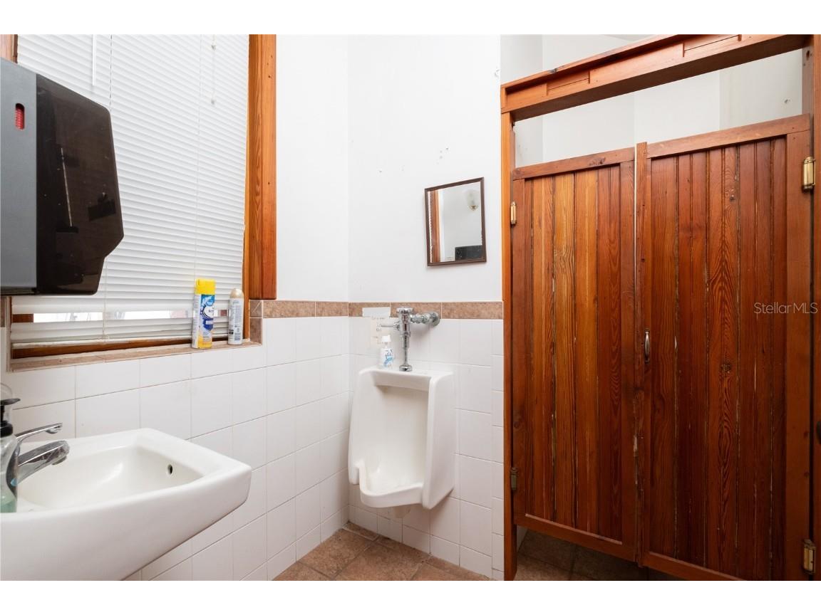 619 NE 1st Street Gainesville FL 32601 GC532674 image18