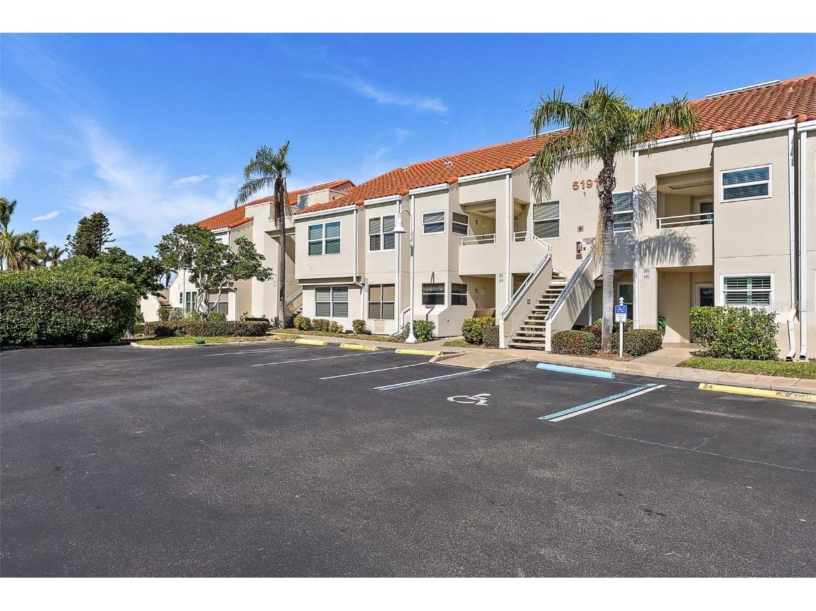 6191 Bahia Del Mar Boulevard #201 Saint Petersburg FL 33715 TB8343663 image1