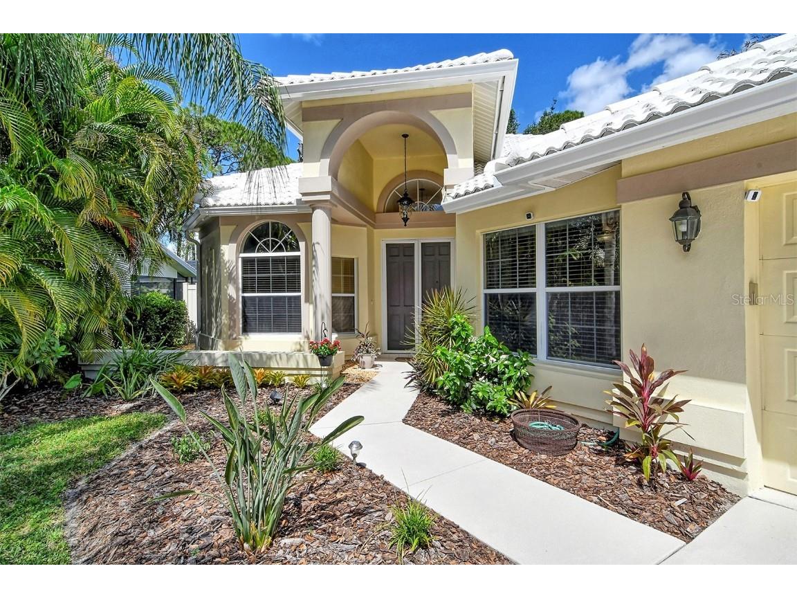 6193 Nicole Court Sarasota FL 34243 A4584932 image1