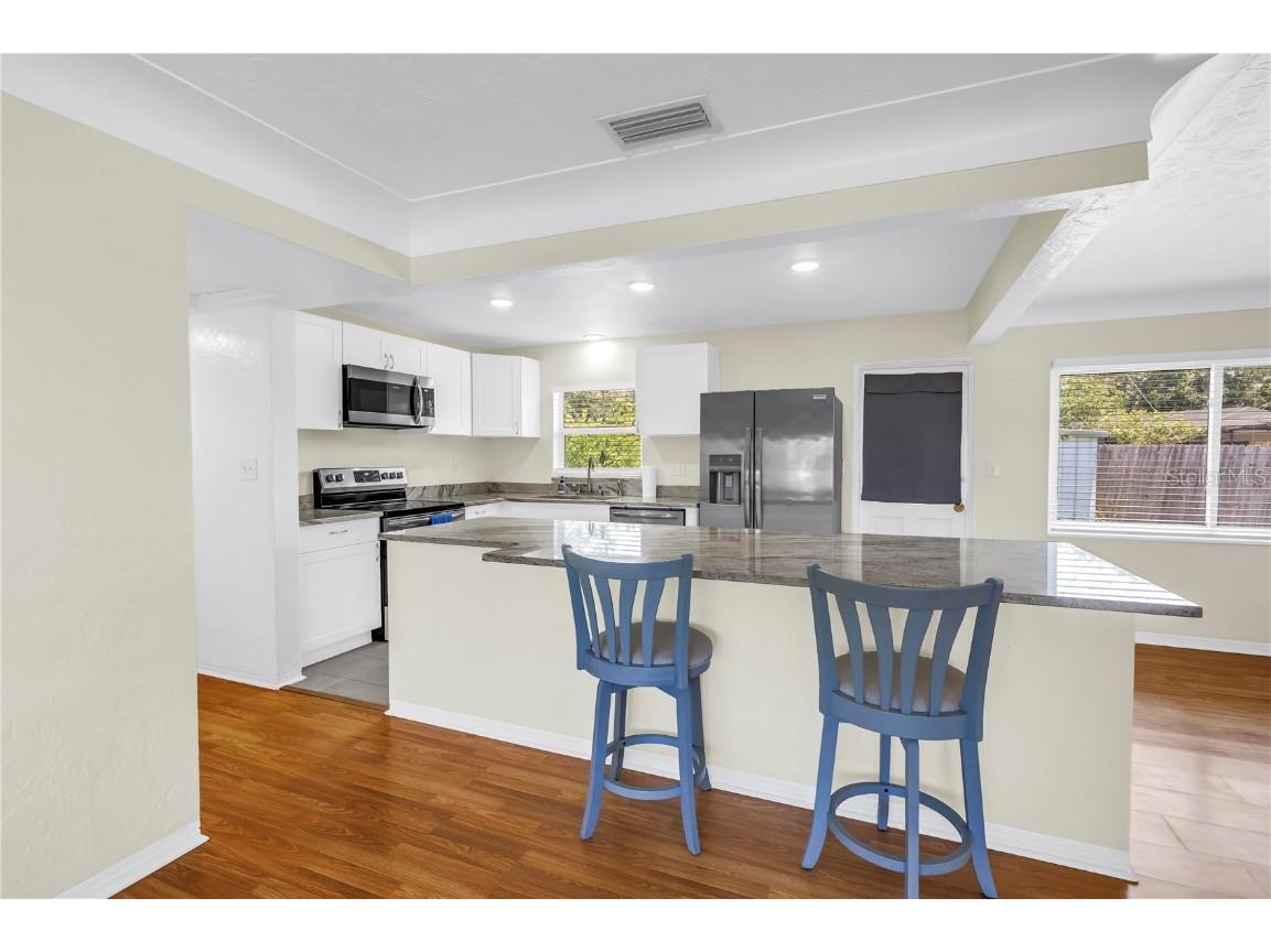 6195 28th Avenue N Saint Petersburg FL 33710 TB8395970 image5