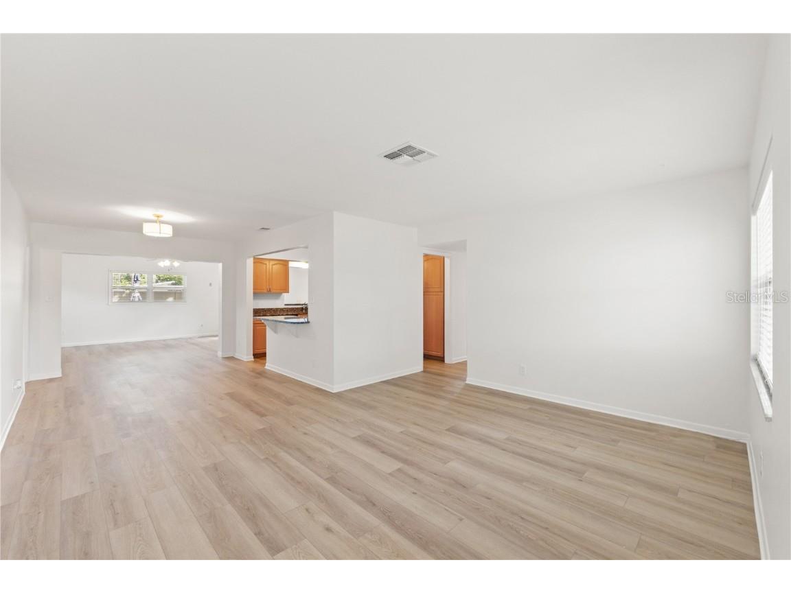 6195 34th Avenue N Saint Petersburg FL 33710 TB8443512 image6