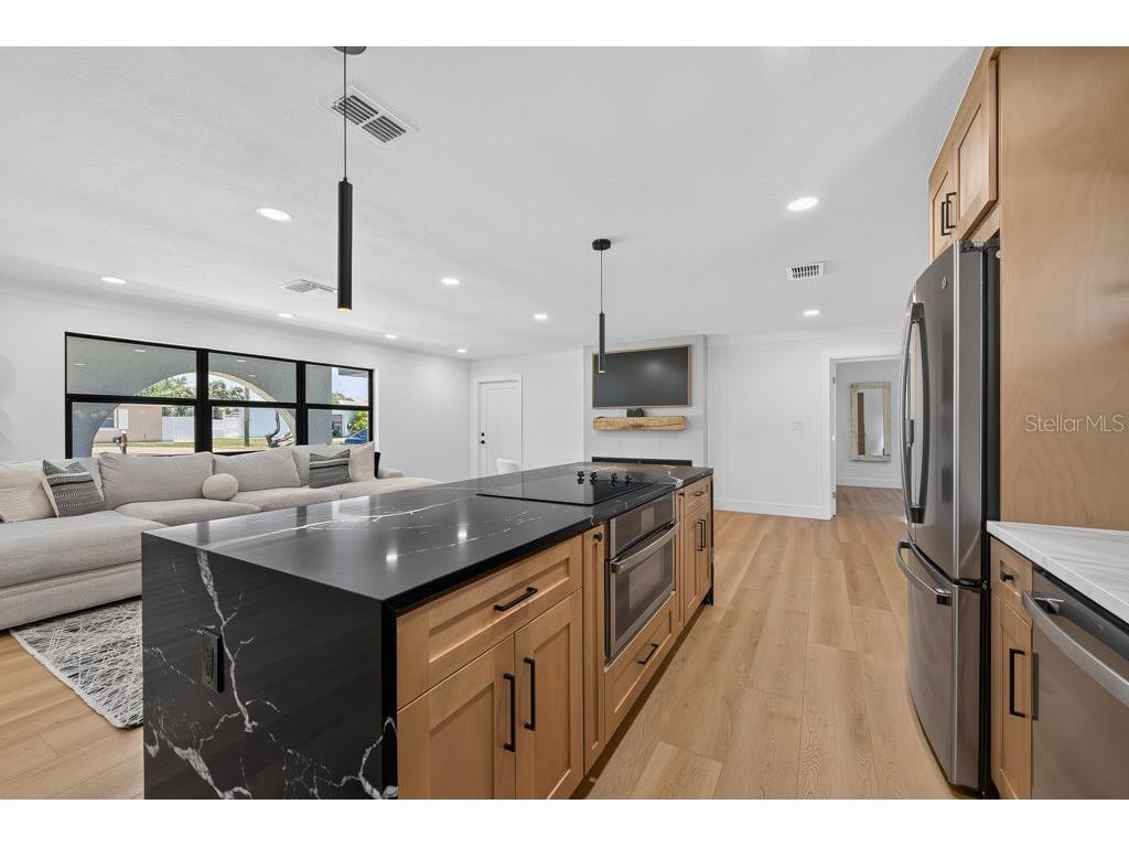 6196 44th Avenue N Saint Petersburg FL 33709 TB8523320 image17