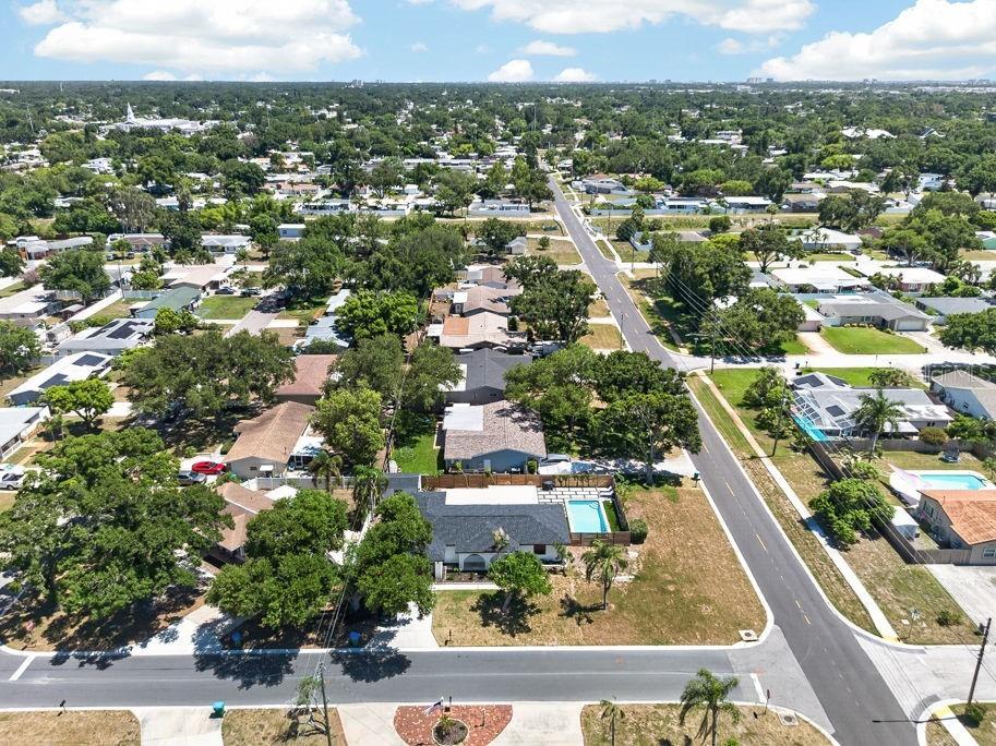 6196 44th Avenue N Saint Petersburg FL 33709 TB8523320 image50