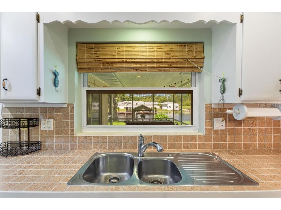 6196 Lantana Drive N Indian Lake Estates FL 33855 - LAKE WALK IN WATER TB8423502 image4