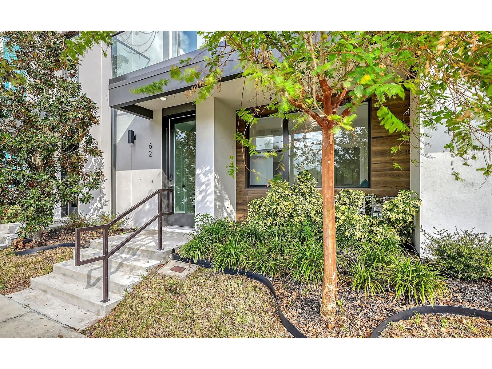 62 Audubon Place Sarasota FL 34237 A4690666 image2