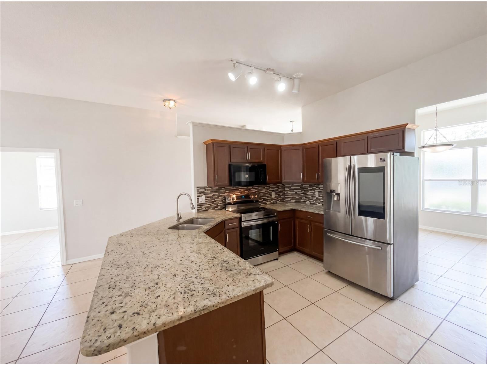 62 Cordona Drive Kissimmee FL 34758 O6415805 image2