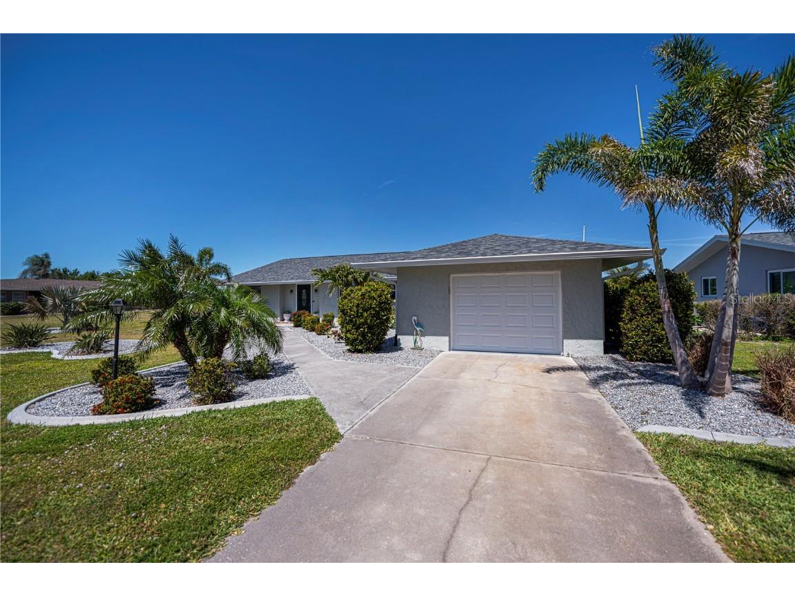 62 Oakland Hills Place Rotonda West FL 33947 D6141512 image5