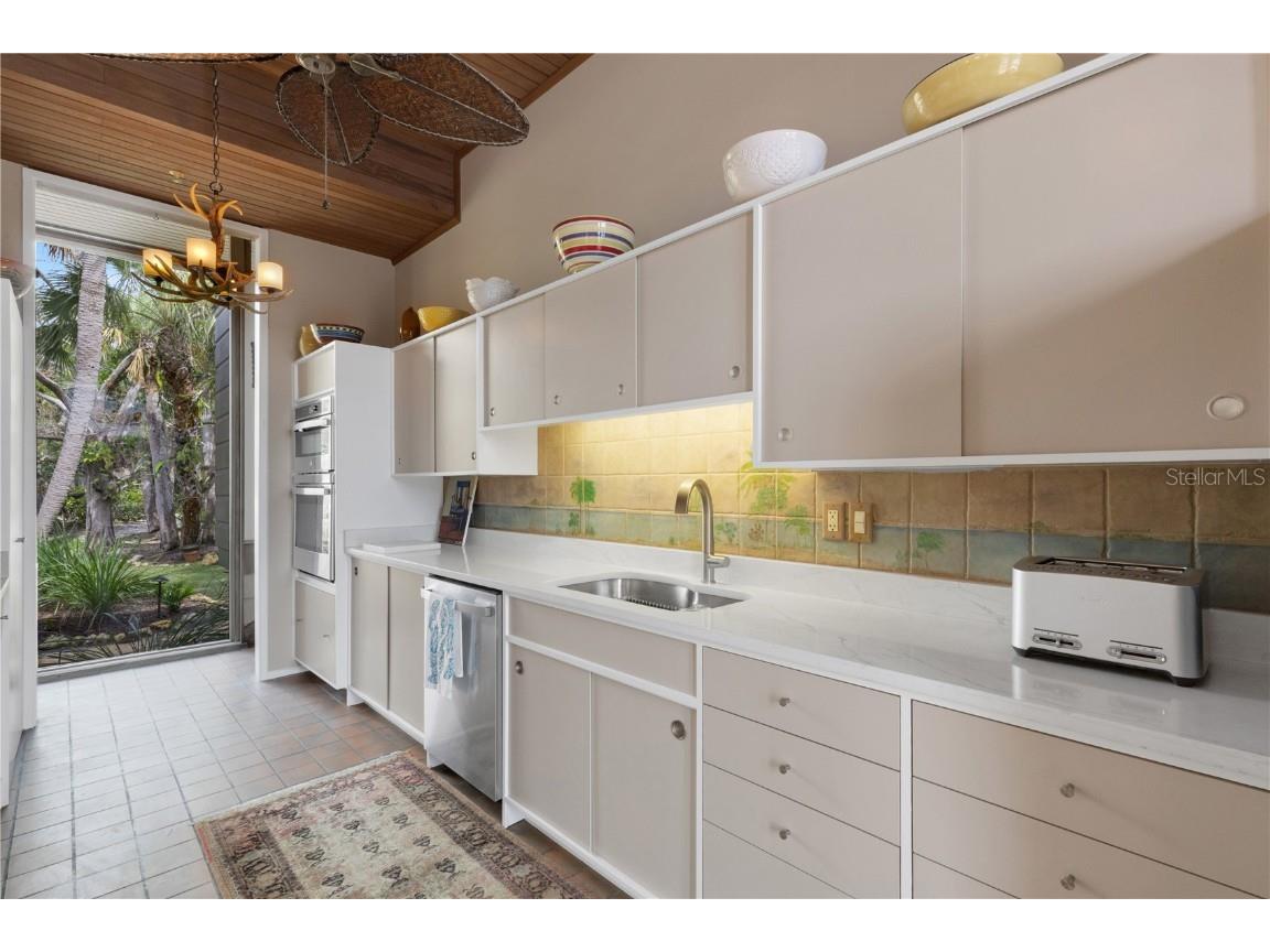 62 Sandy Hook Road S Sarasota FL 34242 A4667491 image11