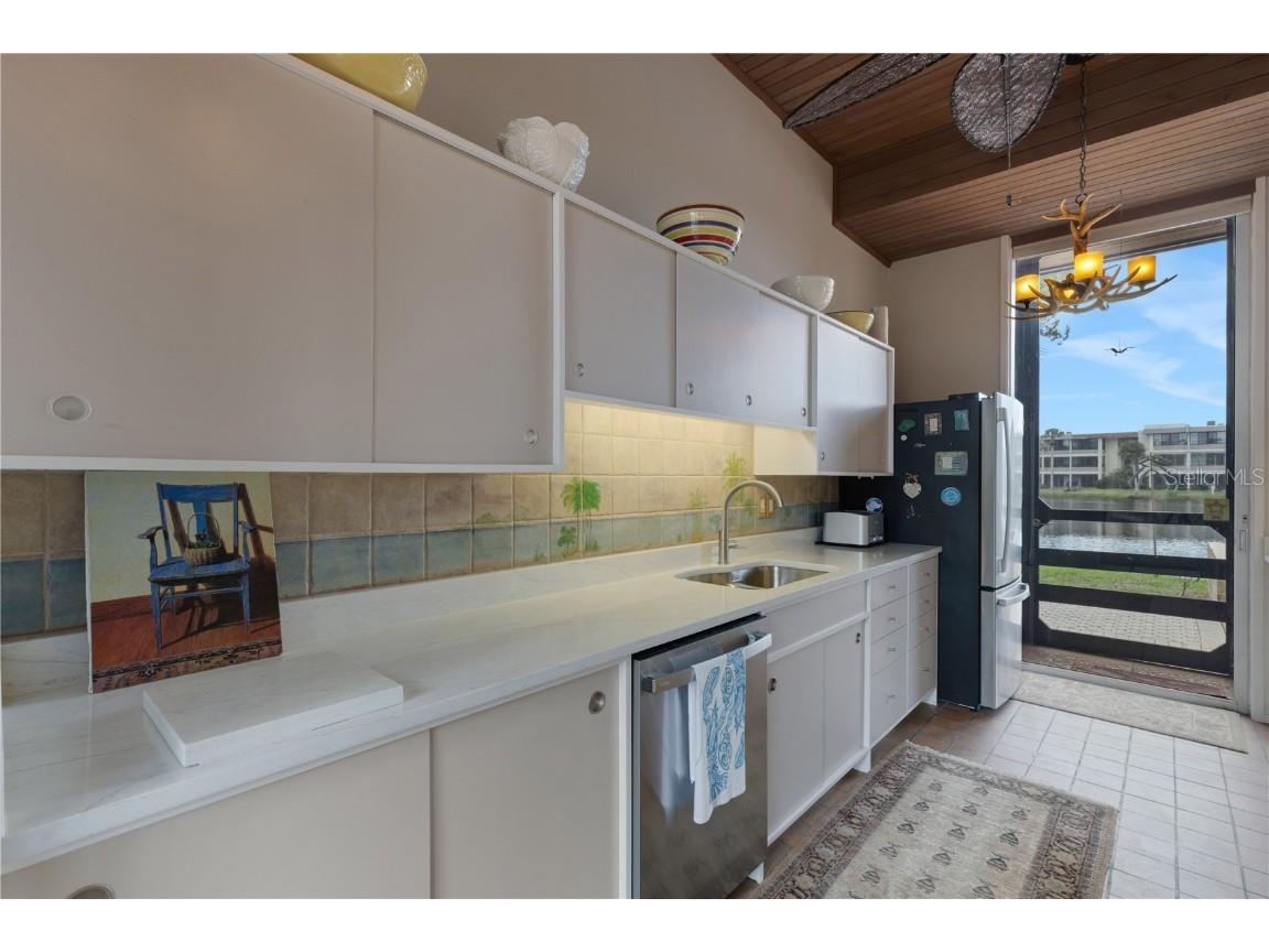 62 Sandy Hook Road S Sarasota FL 34242 A4667491 image13