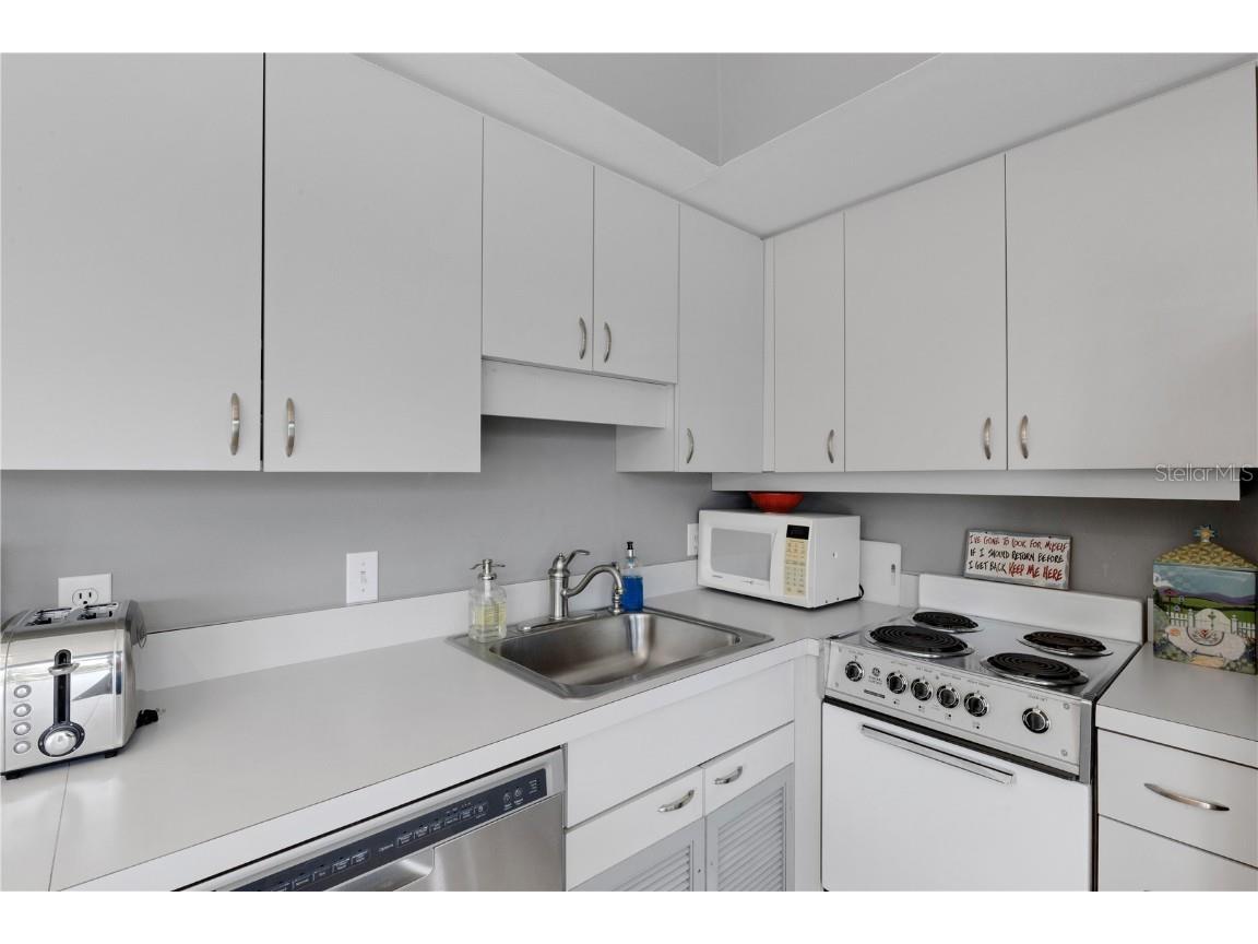 62 Sandy Hook Road S Sarasota FL 34242 A4667491 image52