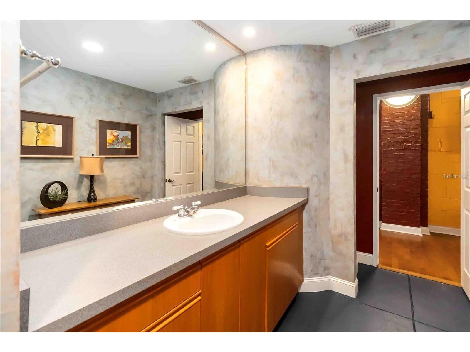 62 W Colonial Drive #301 Orlando FL 32801 O6373525 image18