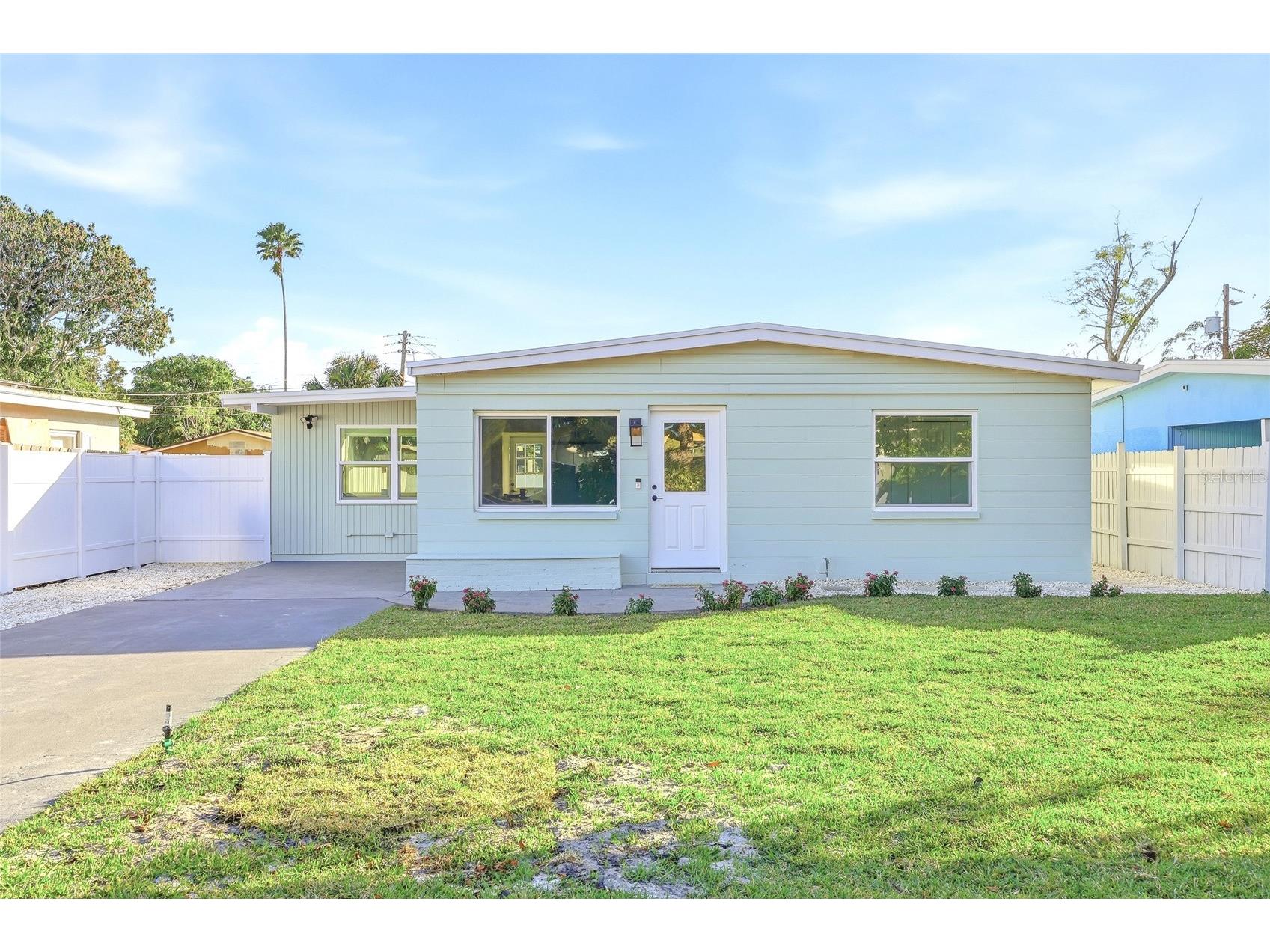 620 53rd Avenue S Saint Petersburg FL 33705 TB8468837 image1