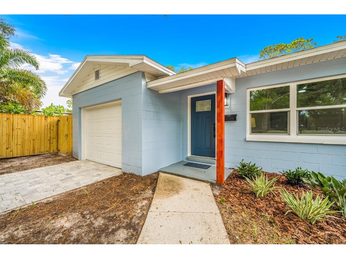 620 63rd Avenue S Saint Petersburg FL 33705 U8250083 image1