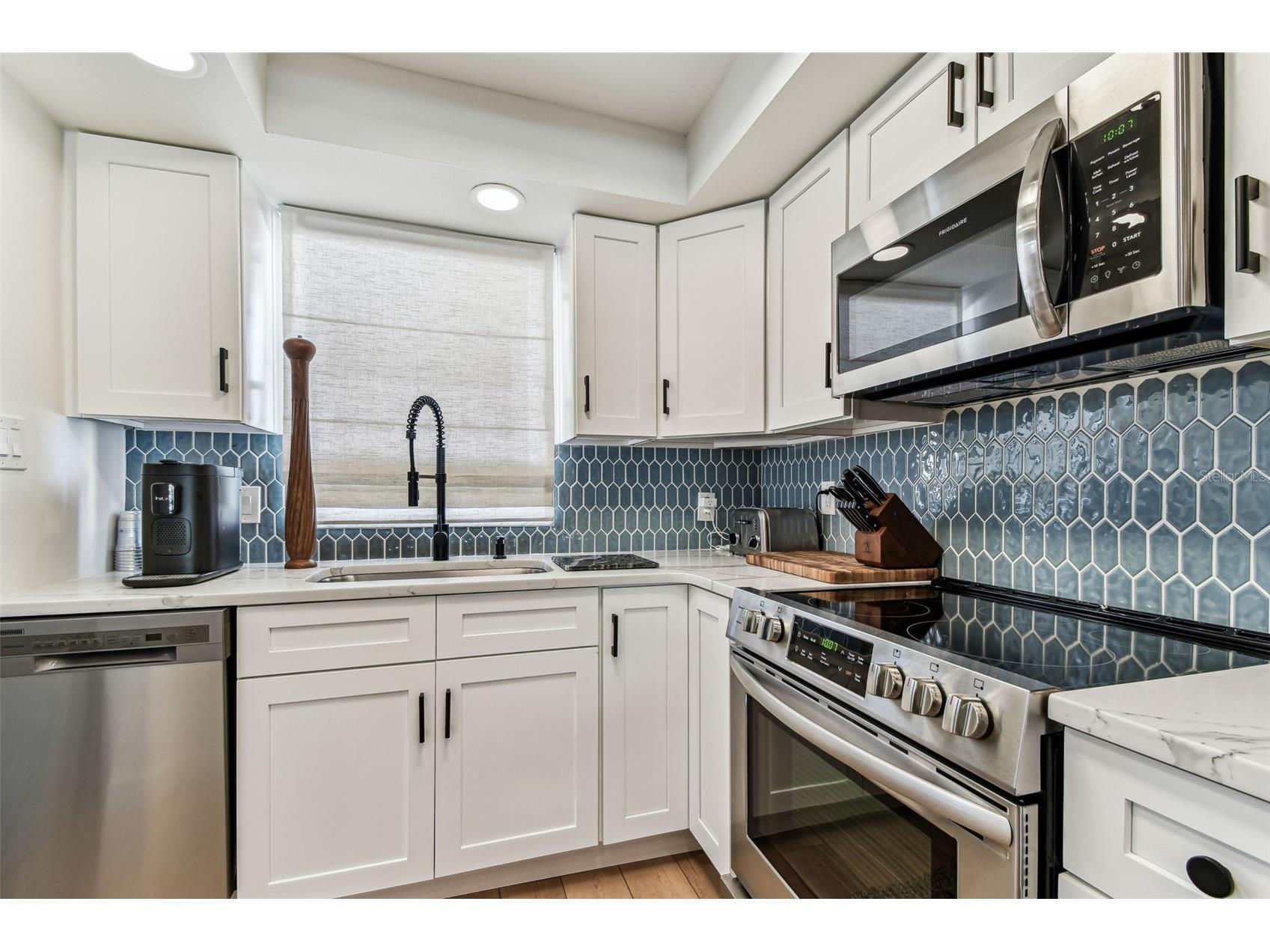 620 Edgewater Drive #204 Dunedin FL 34698 TB8519720 image5