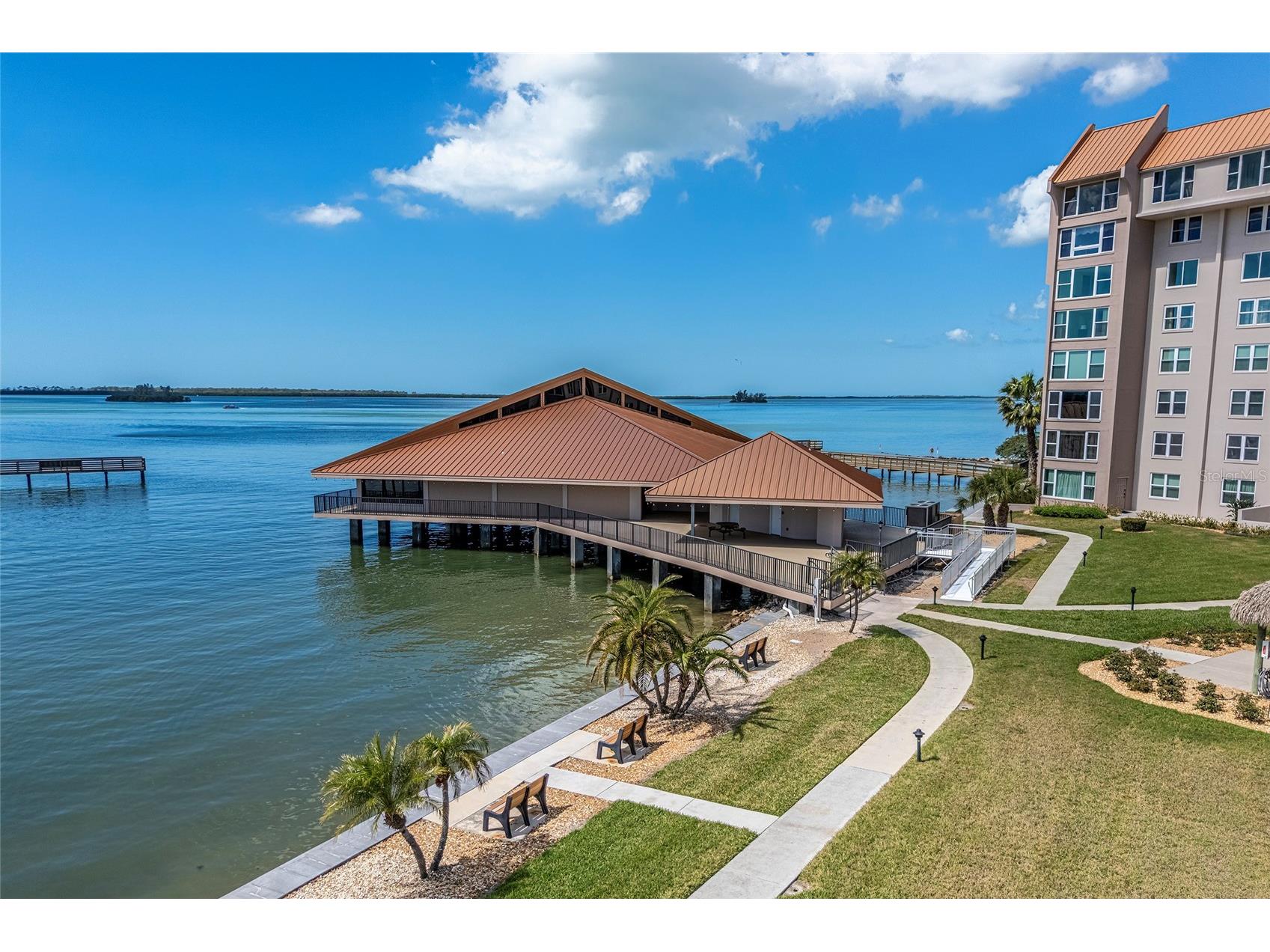 620 Edgewater Drives #103 Dunedin FL 34698 TB8484238 image1