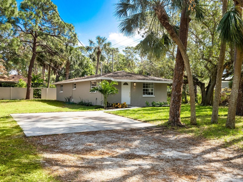 620 N Shade Avenue Sarasota FL 34237 A4592313 image1
