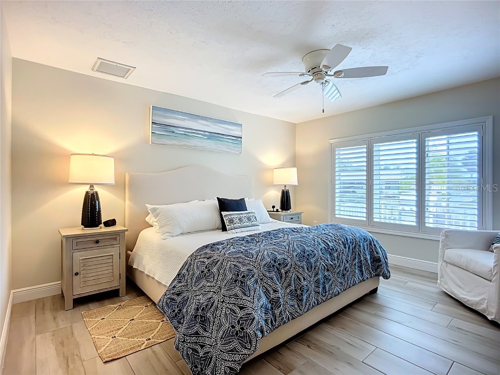 620 North Point Drive Holmes Beach FL 34217 - BIMINI BAY ANNA MARIA SOUND A4670040 image30