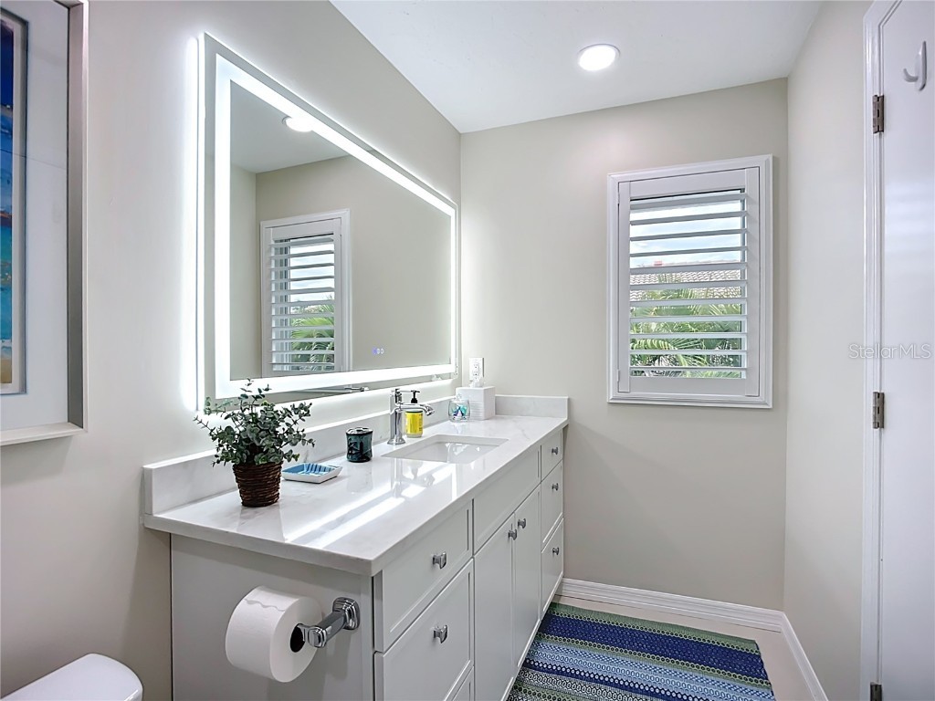 620 North Point Drive Holmes Beach FL 34217 - BIMINI BAY ANNA MARIA SOUND A4670040 image38