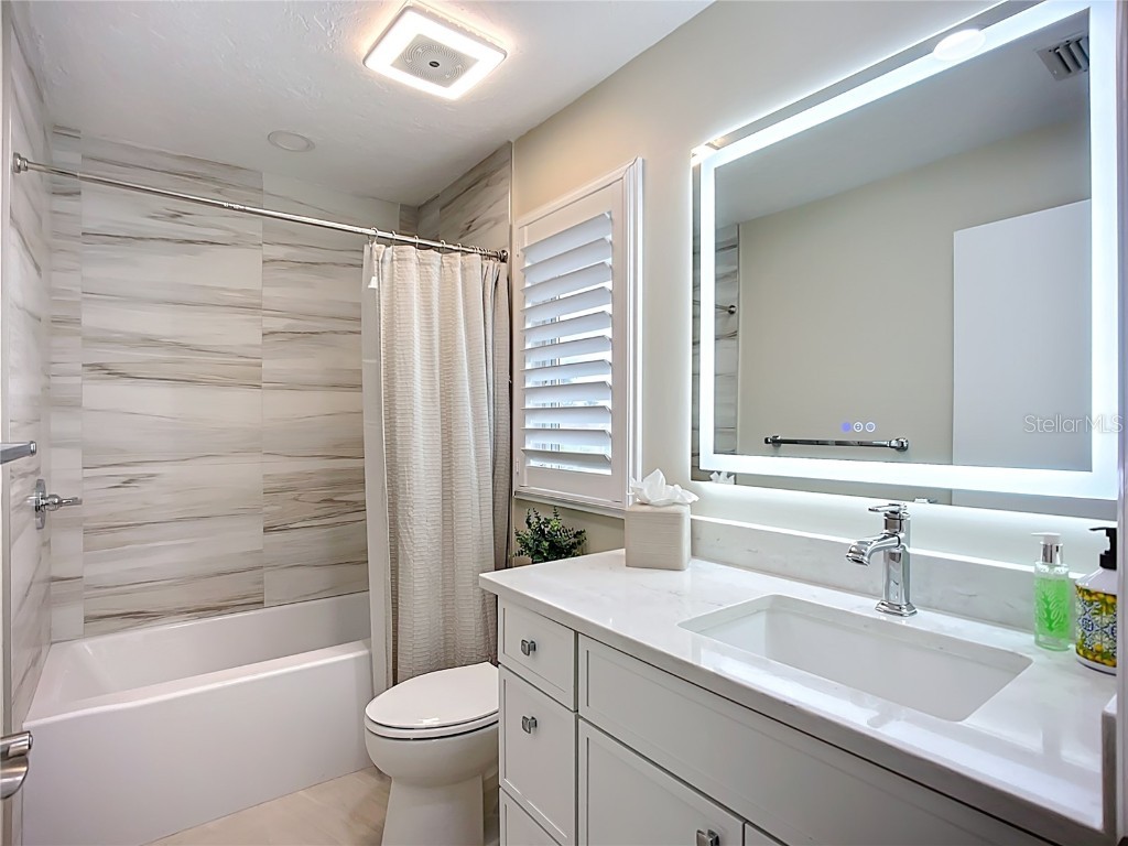 620 North Point Drive Holmes Beach FL 34217 - BIMINI BAY ANNA MARIA SOUND A4670040 image43