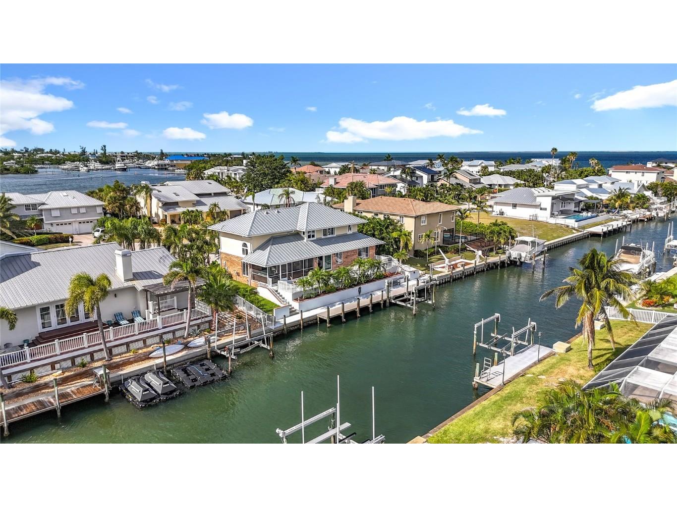 620 North Point Drive Holmes Beach FL 34217 - BIMINI BAY ANNA MARIA SOUND A4670040 image60