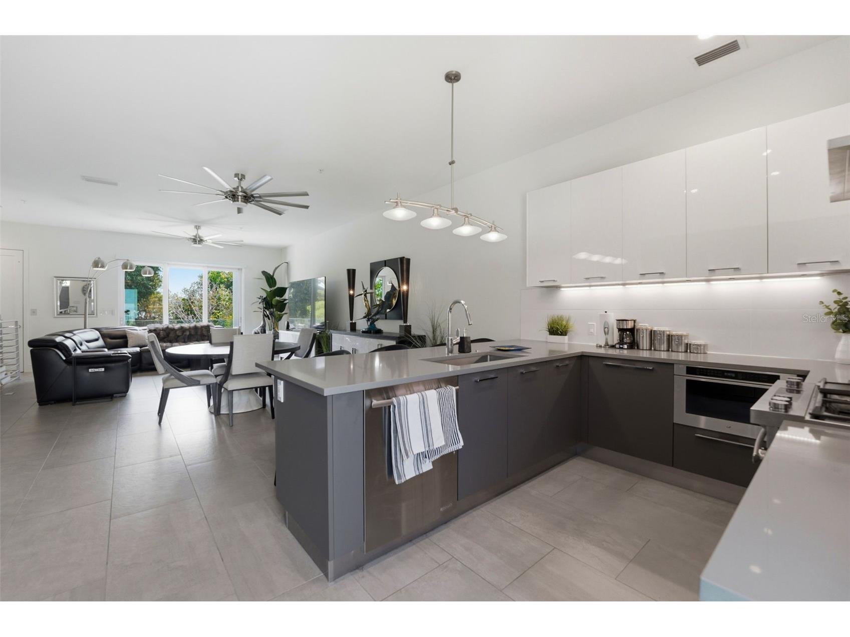 620 Rawls Avenue Sarasota FL 34236 A4686636 image19