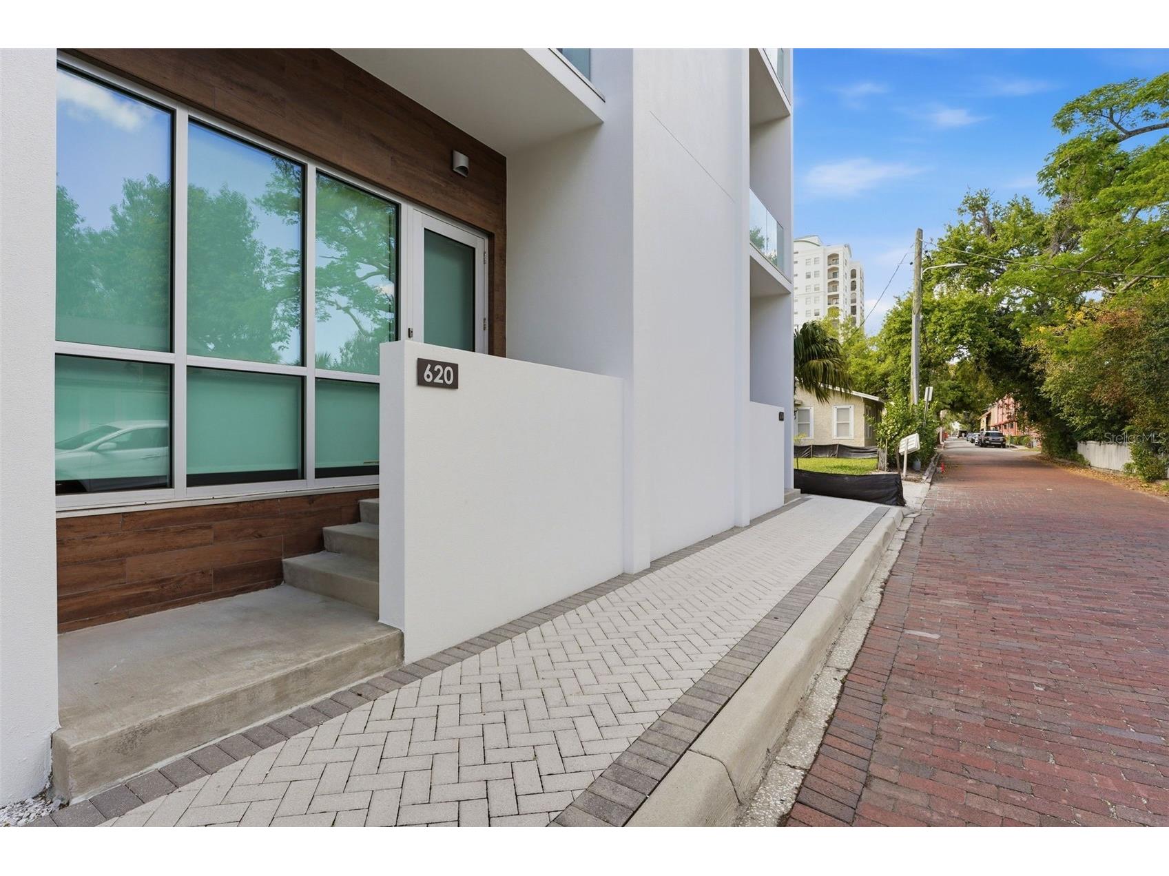 620 Rawls Avenue Sarasota FL 34236 A4686636 image2