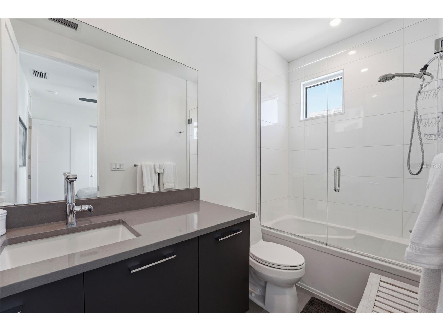 620 Rawls Avenue Sarasota FL 34236 A4686636 image29