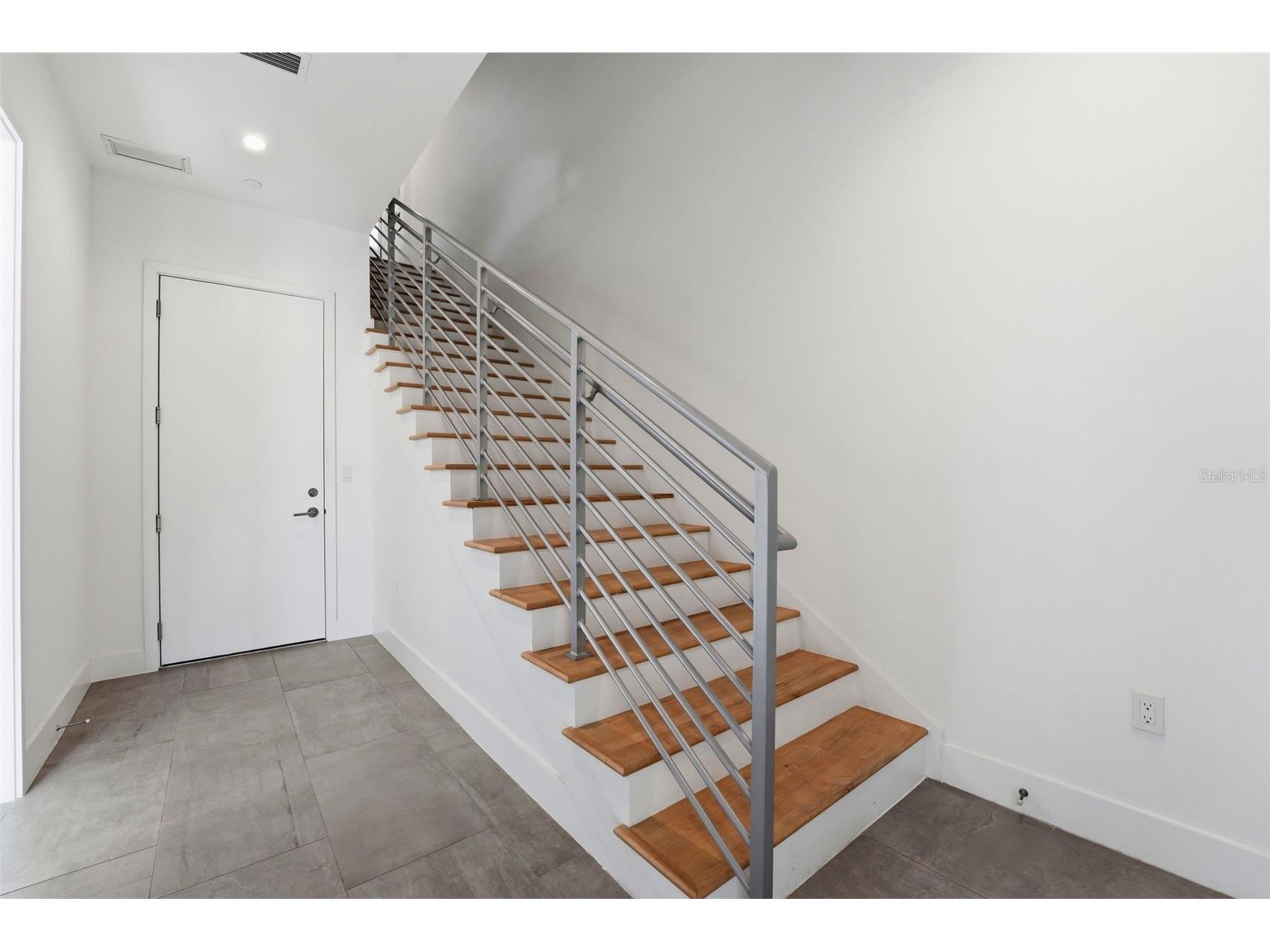 620 Rawls Avenue Sarasota FL 34236 A4686636 image3