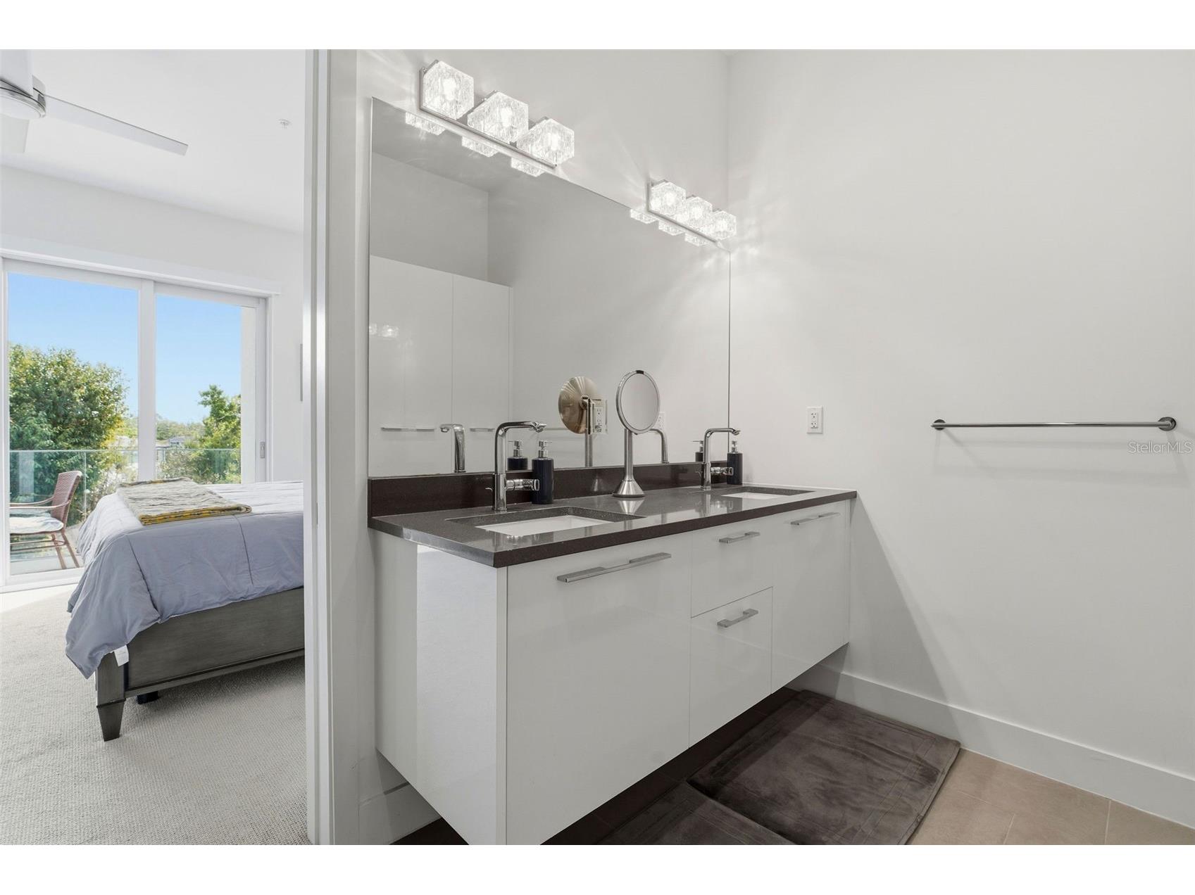 620 Rawls Avenue Sarasota FL 34236 A4686636 image33