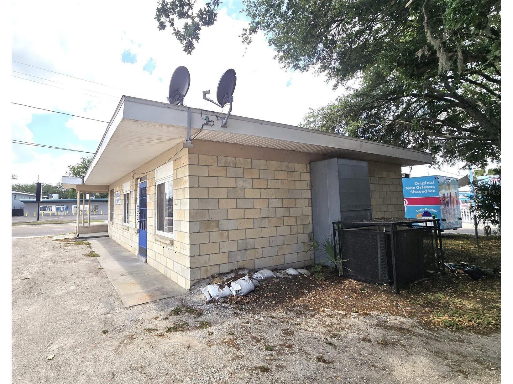 620 S Collins Street Plant City FL 33563 TB8502902 image5