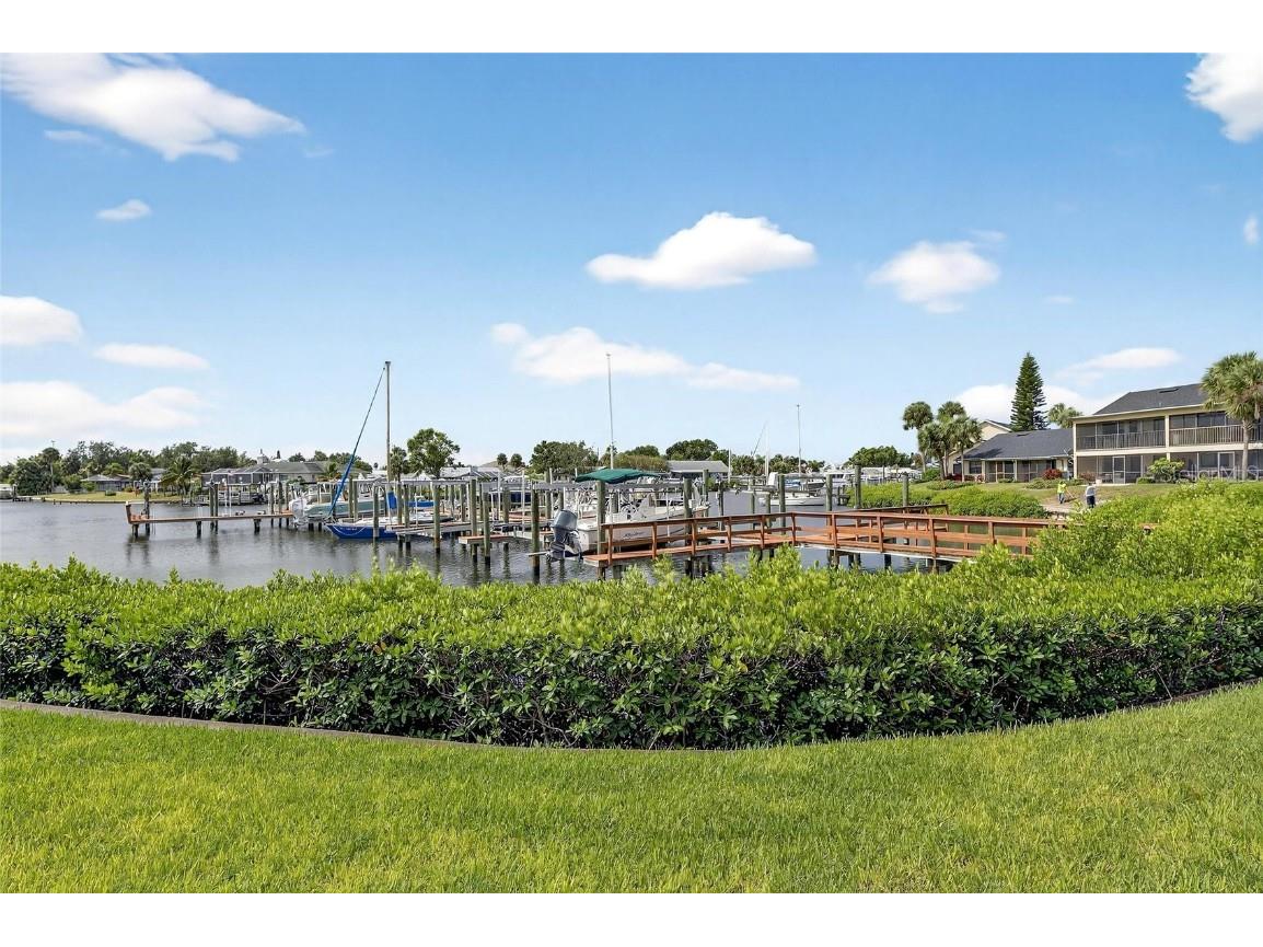 620 Yardarm Drive #10 Apollo Beach FL 33572 TB8434260 image33