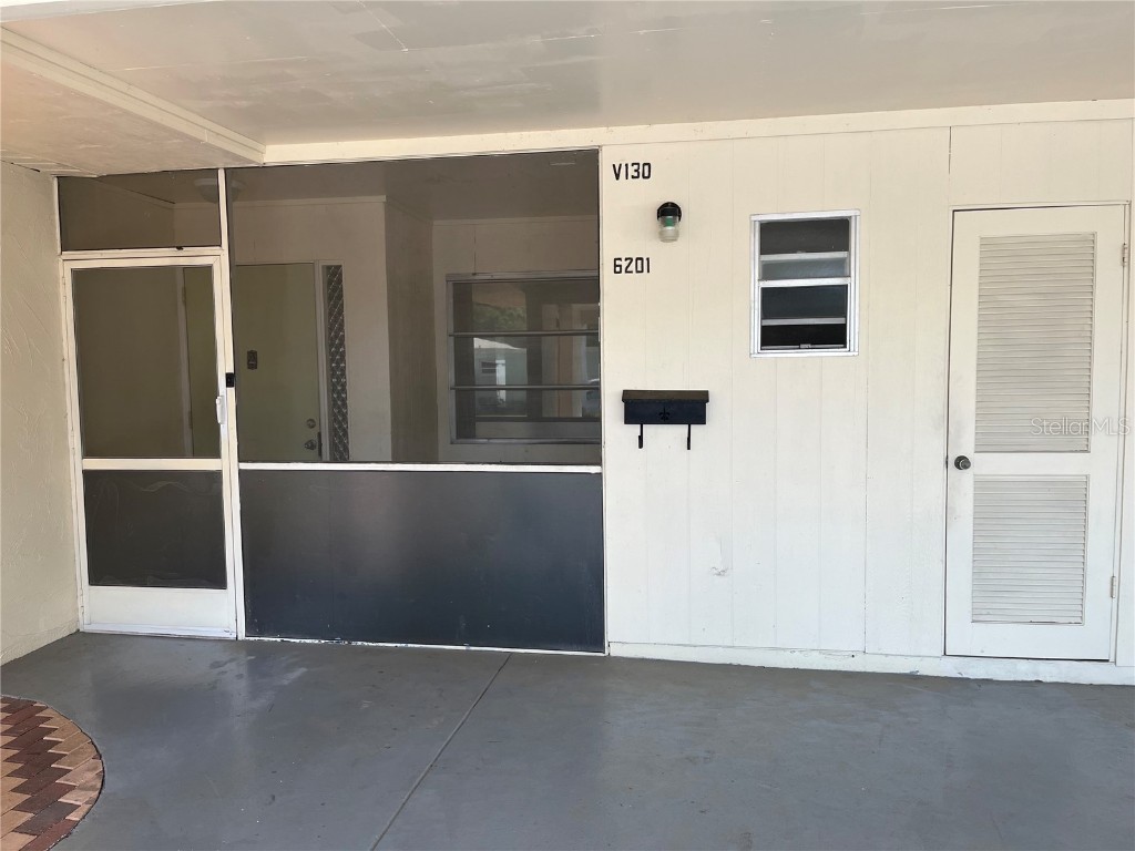 6201 Green View Drive #130 Sarasota FL 34231 A4583677 image4