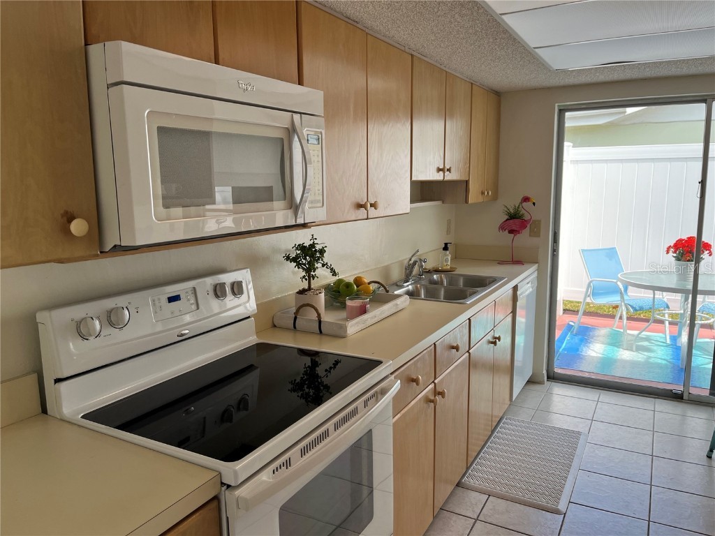 6201 Green View Drive #130 Sarasota FL 34231 A4583677 image9