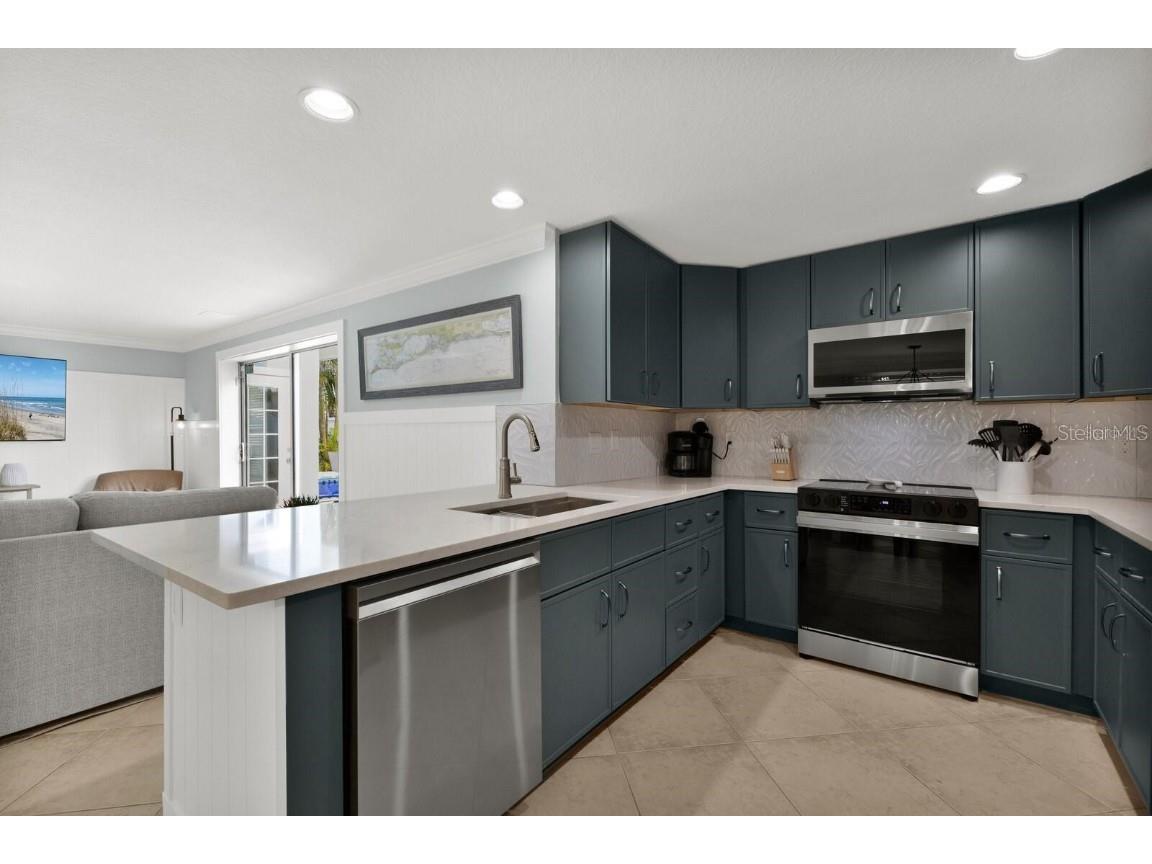 6201 Holmes Boulevard Holmes Beach FL 34217 A4675506 image10